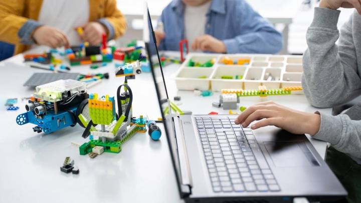 Pantallas, apps y robótica: cómo aprovechar la tecnología para aprender mejor