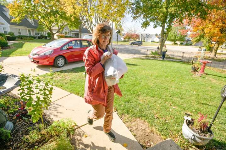 Aurora pantries pivot amid federal immigration fears
