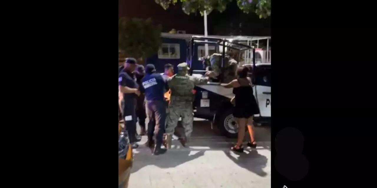 Cae con arma de fuego con la que se paseaba en un baile de Salina Cruz