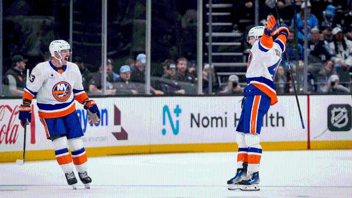 Schaefer scores in OT, Islanders edge Mammoth for 4th straight win