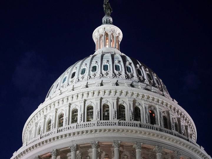 Cámara de Representantes aprueba terminar el cierre de gobierno de EU más largo