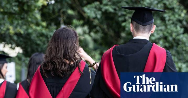 Freeze on student loan repayment threshold could leave graduates struggling, NUS warns