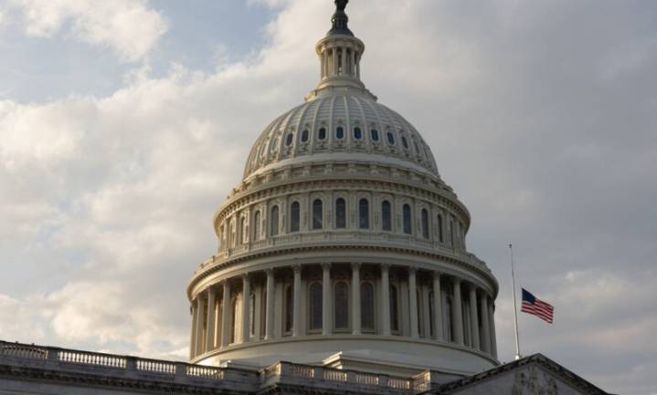 El Senado de EE.UU. vota a favor de poner fin al cierre del Gobierno