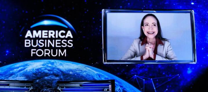 "Maduro empezó esta guerra y Trump la está terminando": María Corina Machado