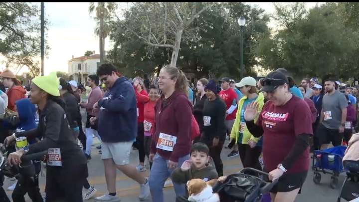 Thousands run, walk 16th annual Turkey Trot through downtown San Antonio