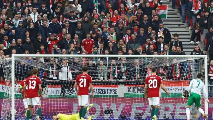 Last-gasp Parrott hat-trick books Ireland playoff spot over Hungary