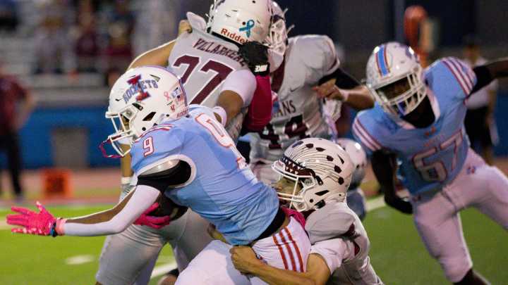 El Paso's Irvin High School picks up key football win in District 1
