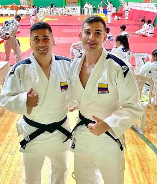 CAMPEONES SUDAMERICANOS BUSCAN LA VICTORIA -