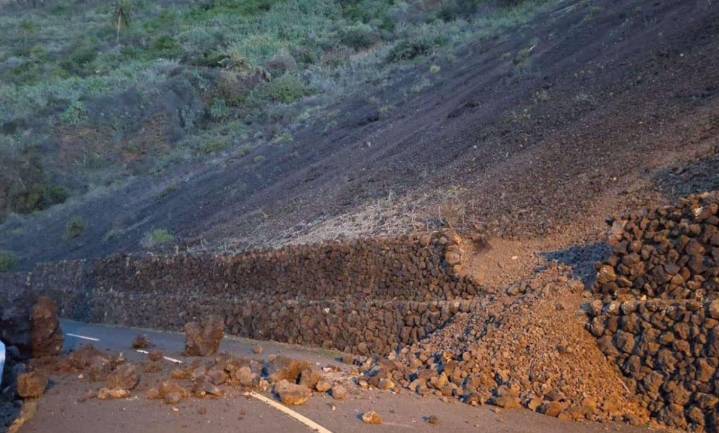 Desprendimiento en una carretera de Garachico