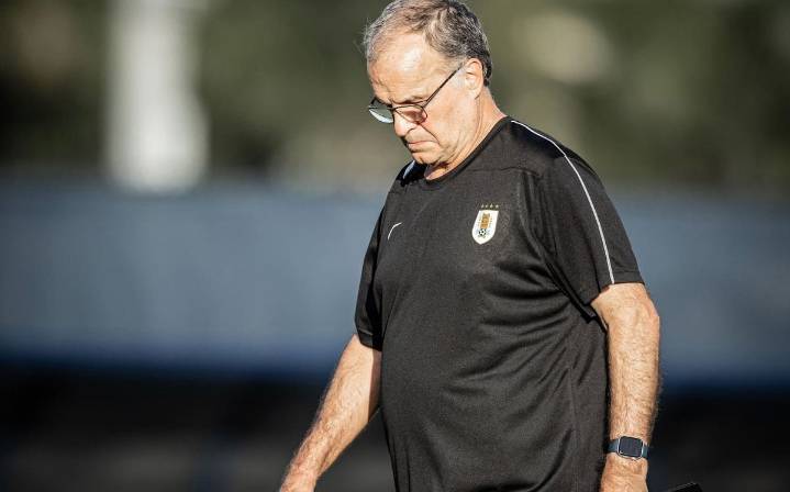 Los jugadores de Uruguay se cansaron de Bielsa y hay impacto: «Un cambio»
