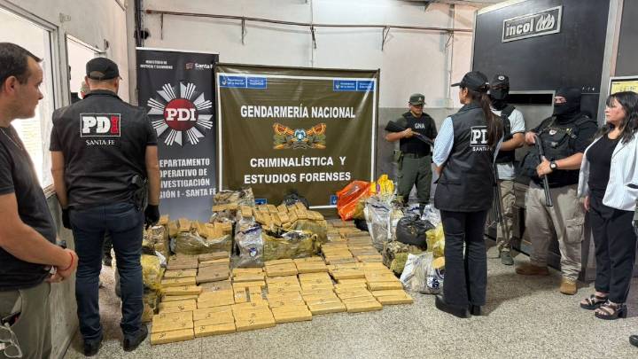 Santa Fe y Nación quemaron más de 500 kilos de marihuana incautados por la PDI