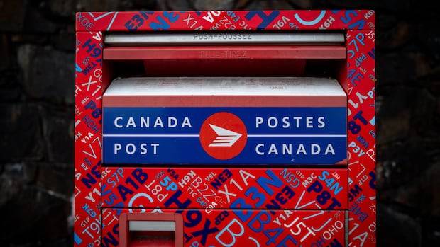 Can Canadians still trust Canada Post with holiday mail after months of strikes?