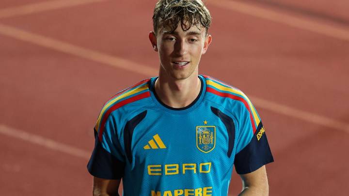 Huijsen, desconvocado con España y vuelve a Madrid