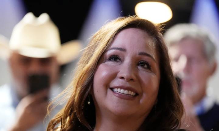 Adelita Grijalva asume finalmente el escaño que su padre, Raúl Grijalva, ocupó durante dos décadas