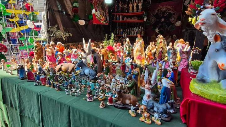 Tianguis navideño llega a la plaza de Jacona