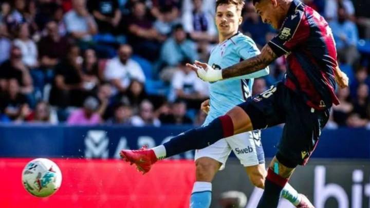 Un centro del campo cogido con alfileres