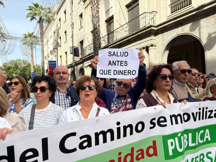 Más de mil personas respaldan la protesta por la sanidad en Huelva