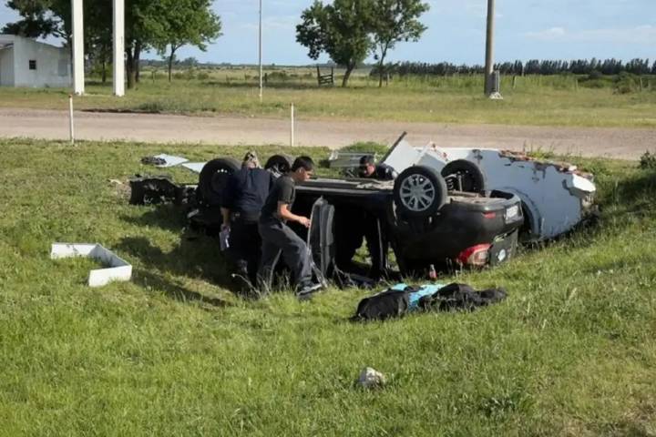 Un nene y tres adultos resultaron heridos tras volcar en la Ruta Nacional 14
