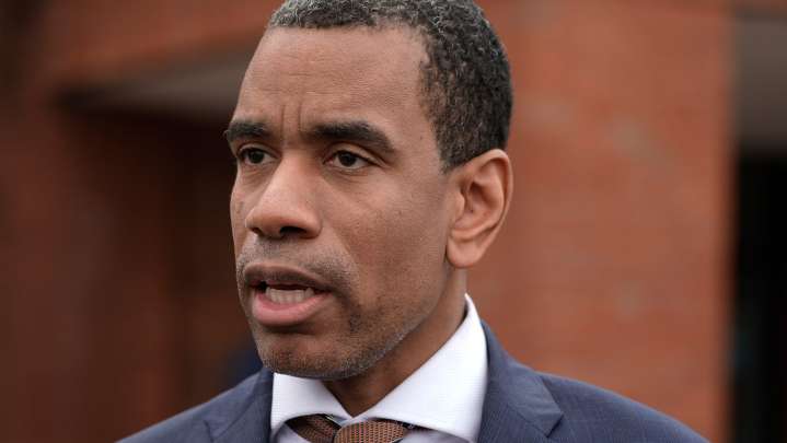 Malik Evans wins re-election as Rochester mayor