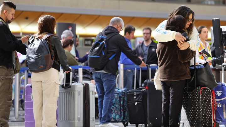 Thanksgiving travel at risk? How a government shutdown might impact your trip