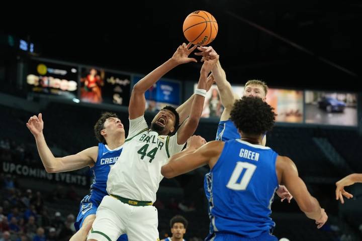 Deadspin | Baylor controls boards to beat Creighton at Players Era