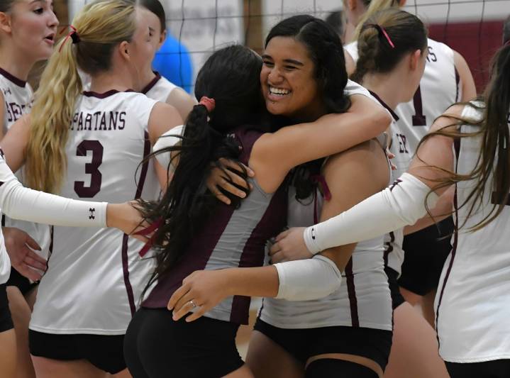 Berthoud volleyball sweeps home regional to advance to state tournament