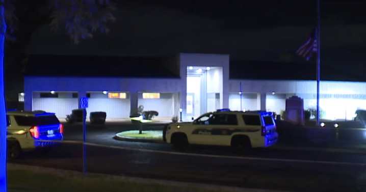 Man brings dead girlfriend to west Phoenix PD station