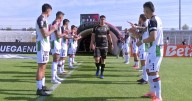 El pasillo de campeón: Palestino homenajea a Coquimbo Unido tras la obtención de su primera estrella