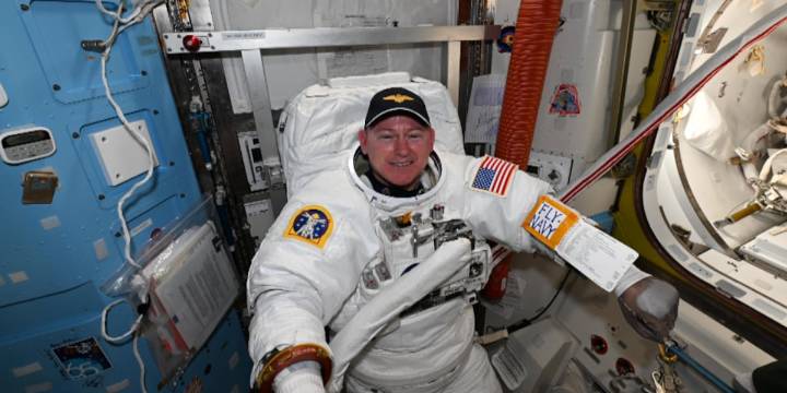 UT homecoming to feature astronaut Butch Wilmore as parade grand marshal