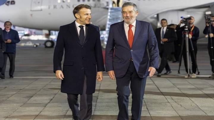 Emmanuel Macron llega a Palacio Nacional; este viernes tendrá reunión con Claudia Sheinbaum