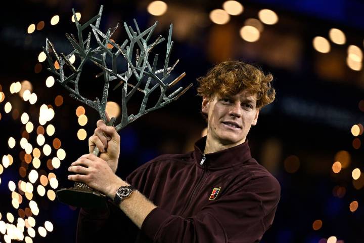 Sinner, de nuevo arriba. Brilló en París y volvió a la cima, pero el N°1 del año se definirá con Alcaraz en Turín