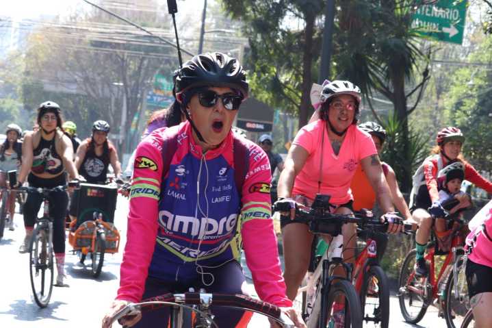 “Juntas, Diversas e Imparables” || Mujeres realizan rodada ciclista en CDMX rumbo al 25N