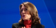 Esta es la sencilla pregunta que impulsa la innovación según Ruth Porat, líder de Google