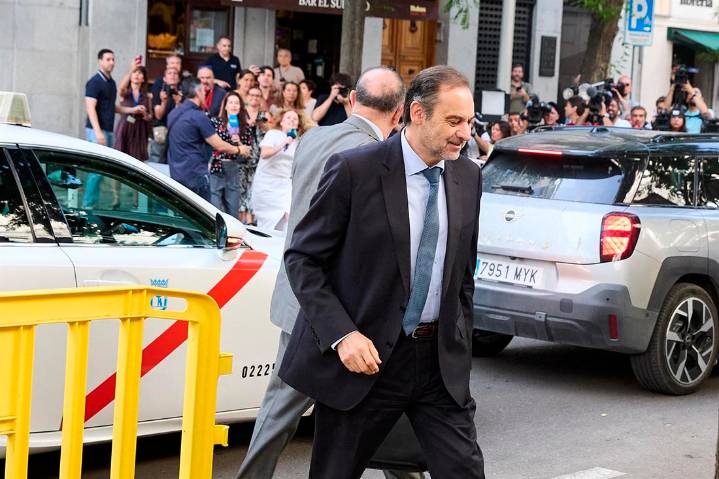 La iscalía pide prisión sin fianza para Ábalos por el riesgo de fuga de cara al juicio