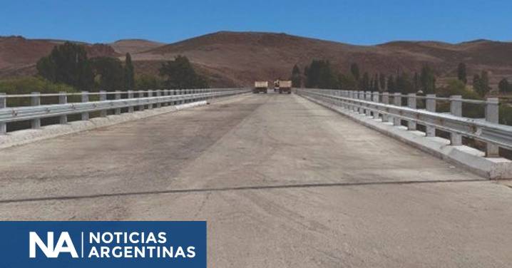 Caputo impulsa la economía y el turismo patagónico con la inauguración de un nuevo puente carretero