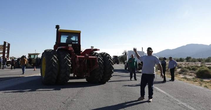 Agricultores cumplen cuatro días de bloqueo en carretera a San Luis Río Colorado