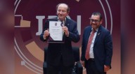 Pensiones: un Nobel pasea por México
