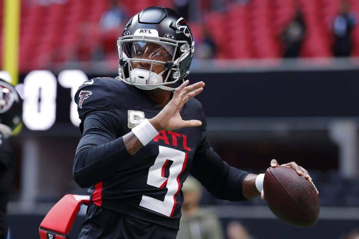 Falcons QB Michael Penix Jr. may miss rest of season after suffering knee injury vs. Panthers: Reports