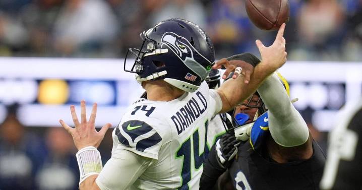 Sam Darnold and the Seahawks look to rebound against struggling Titans