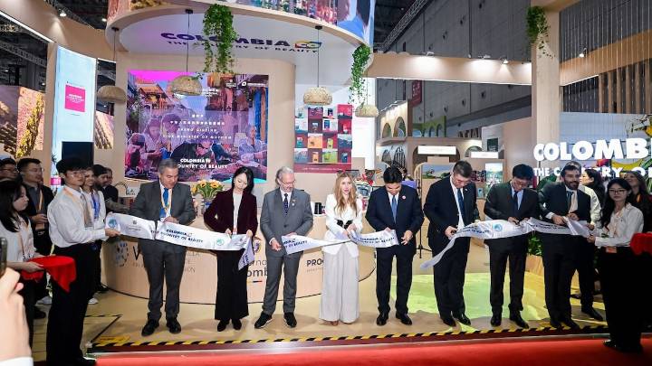 Colombia y China abren caminos para acuerdo comercial. El país llevará carne y ellos traerán carros eléctricos