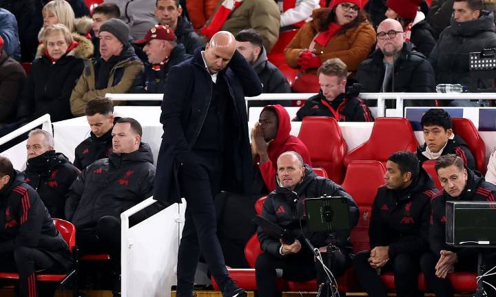 Liverpool FC dealt new injury concern as Arne Slot explains Hugo Ekitike substitution