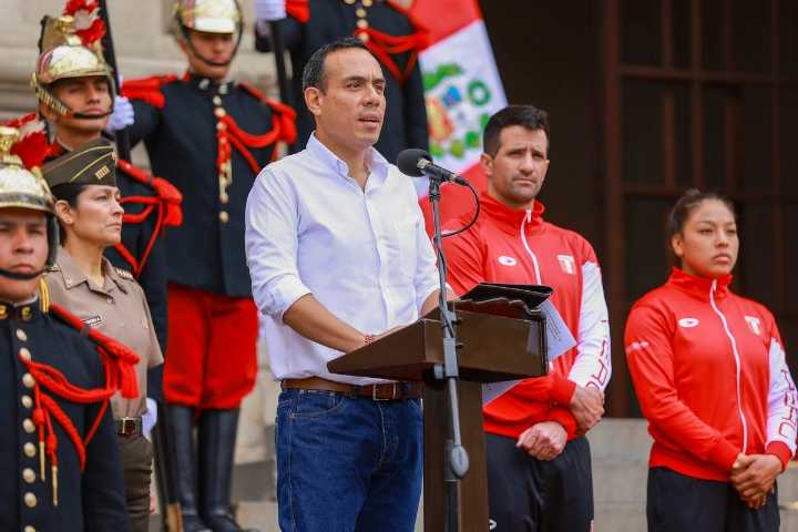Presidente de Perú no descarta ingresar a Embajada de México para detener ex primera ministra