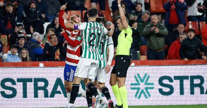 La sorprendente idea de un presidente de un club rival del Granada CF ante la polémica arbitral