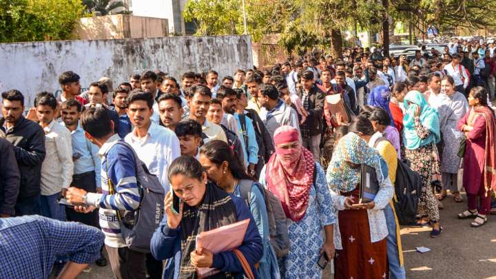 Govt Job For Graduates: Salary Rs 1.77 Lakh Per Month, Apply By...