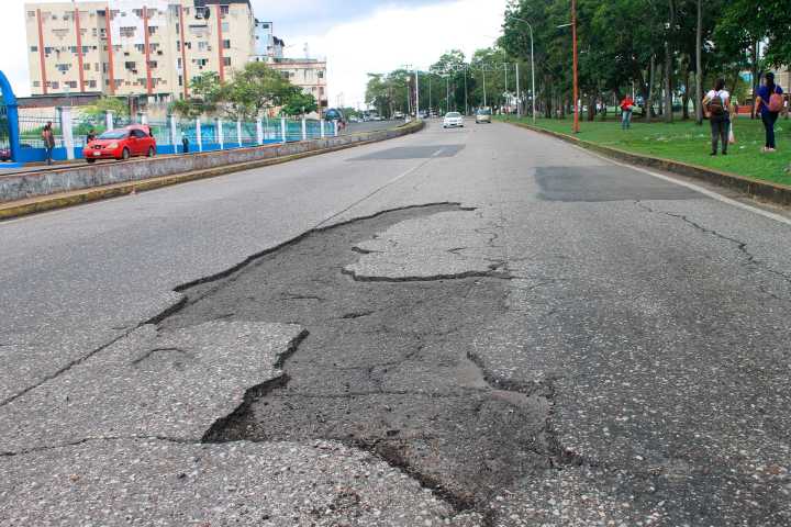 Choferes y transportistas solicitan asfaltado en un tramo de la Av. Libertador de Maturín