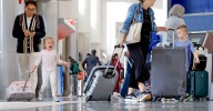 Prevé EUA récord de viajes en avión en Acción de Gracias tras recortes del cierre federal