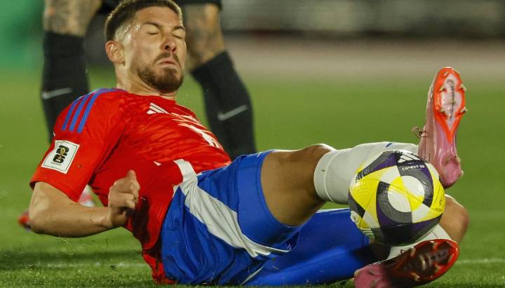 Felipe Loyola no seguiría en Independiente: Quinteros confirma escenario de venta