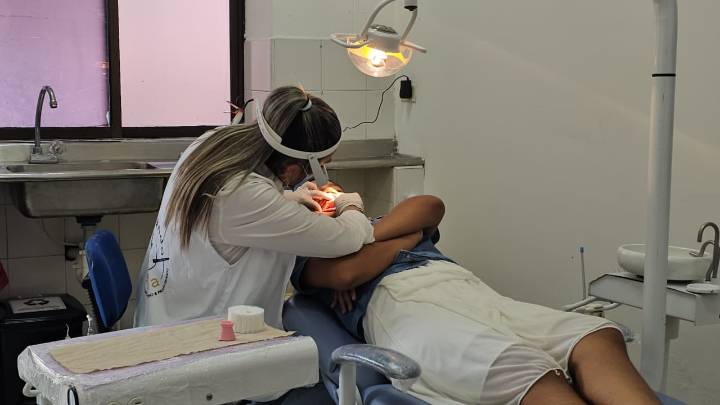 Manos que transforman sonrisas en el oriente colombiano