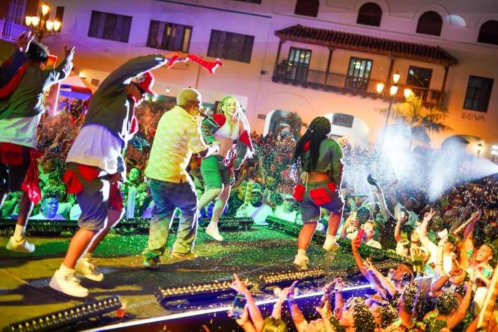 Tradición y goce: así fue la exitosa primera noche de Bolívar 1600