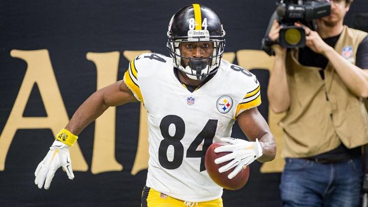 Ex-NFL star Antonio Brown appears in court for attempted murder case